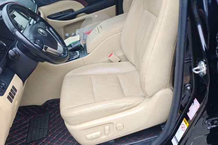 Used Toyota Highlander 2017 2.0T Four-Wheel Drive Ultimate Edition 7 Seats Left Front Seat