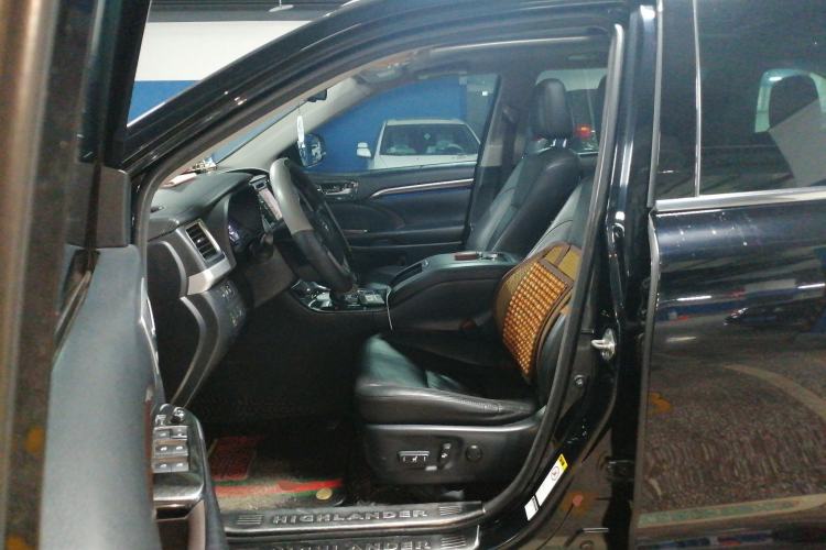Used Toyota Highlander 2017 2.0T Four-Wheel Drive Ultimate Edition 7 Seats Left Front Seat
