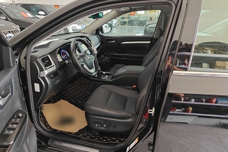Used Toyota Highlander 2017 2.0T Four-Wheel Drive Luxury Edition 7 Seats Left Front Seat