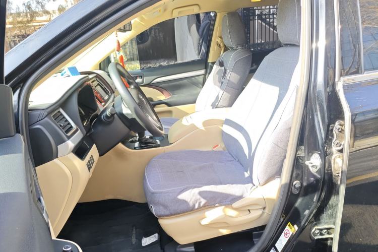 Used Toyota Highlander 2017 2.0T Two-Wheel Drive Elite Edition 5 Seats Left Front Seat