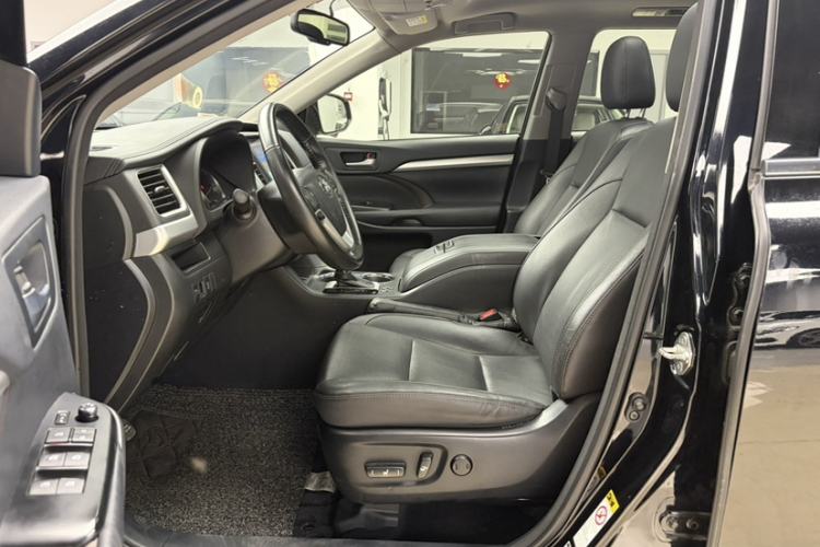 Used Toyota Highlander 2017 2.0T Four-Wheel Drive Luxury Edition 7 Seats Left Front Seat