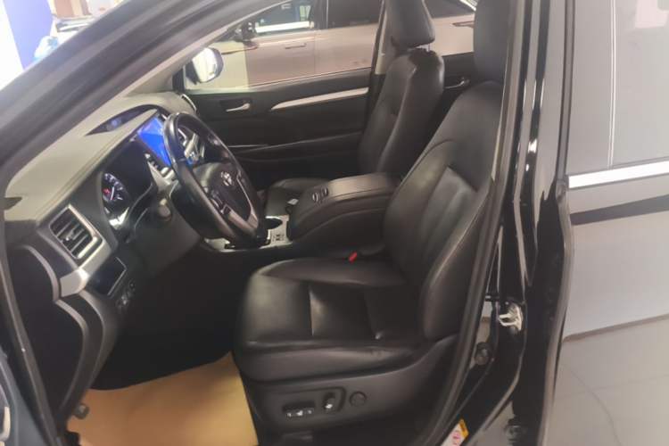 Used Toyota Highlander 2017 2.0T Four-Wheel Drive Luxury Edition 7 Seats Left Front Seat