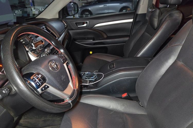 Used Toyota Highlander 2017 2.0T Four-Wheel Drive Luxury Edition 7 Seats Left Front Seat