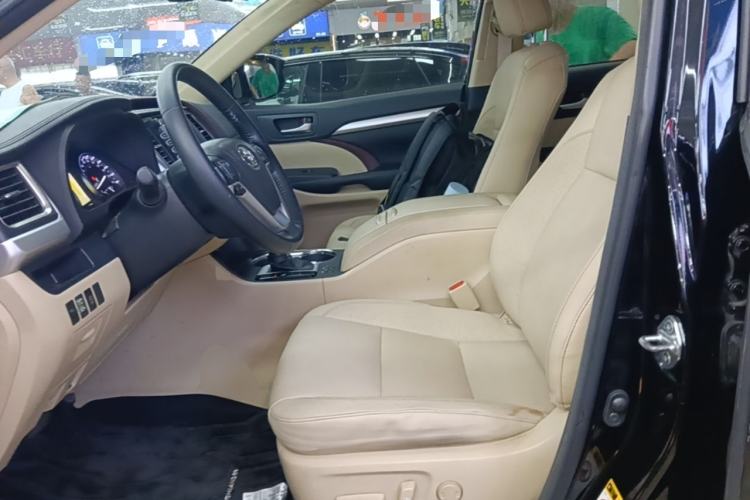 Used Toyota Highlander 2017 2.0T Four-Wheel Drive Luxury Edition 7 Seats Left Front Seat