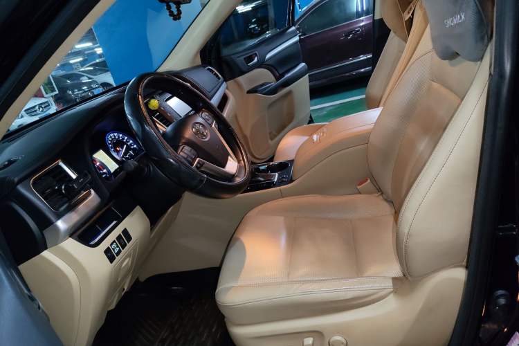 Used Toyota Highlander 2017 2.0T Four-Wheel Drive Luxury Edition 7 Seats Left Front Seat