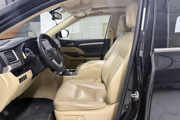 Used Toyota Highlander 2017 2.0T Four-Wheel Drive Luxury Edition 7 Seats Left Front Seat