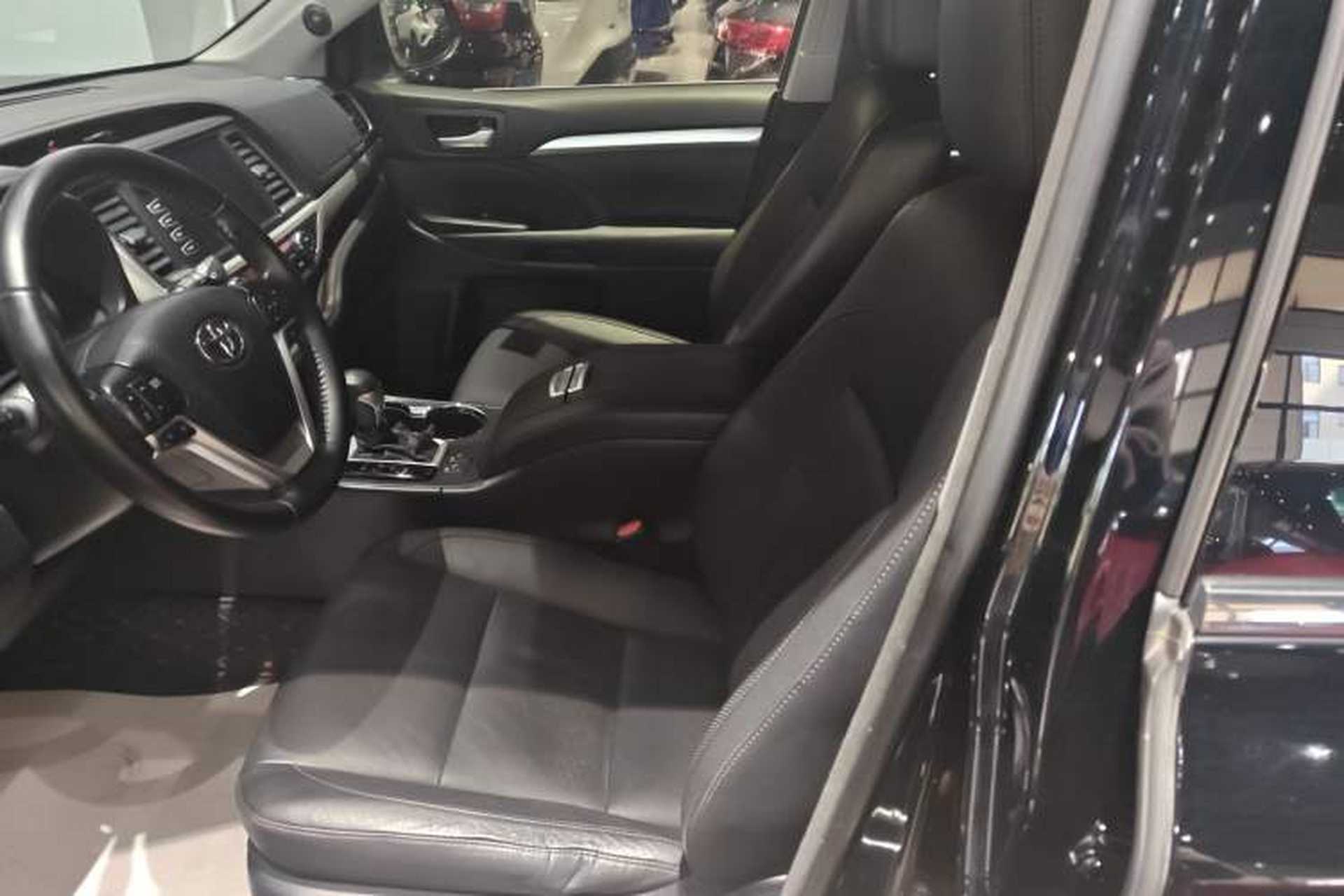Used Toyota Highlander 2017 2.0T Four-Wheel Drive Luxury Edition 7 Seats Left Front Seat