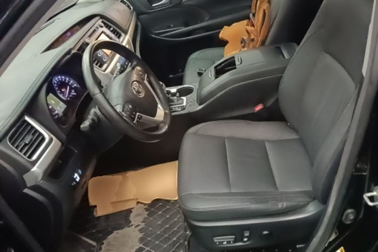Used Toyota Highlander 2017 2.0T Four-Wheel Drive Luxury Edition 7 Seats Left Front Seat