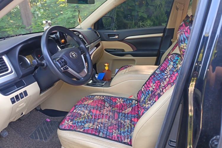 Used Toyota Highlander 2017 2.0T Two-Wheel Drive Elite Version 7 Seats Left Front Seat