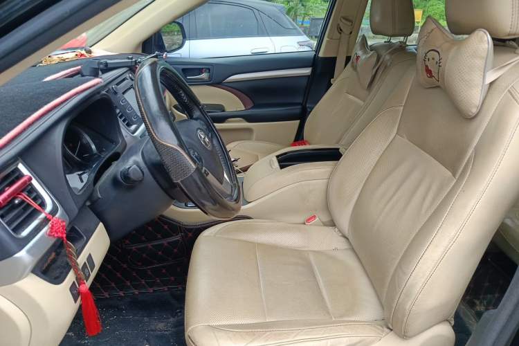 Used Toyota Highlander 2017 2.0T Two-Wheel Drive Luxury Edition 7 Seats Left Front Seat