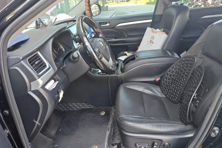 Used Toyota Highlander 2017 2.0T Two-Wheel Drive Luxury Edition 7 Seats Left Front Seat