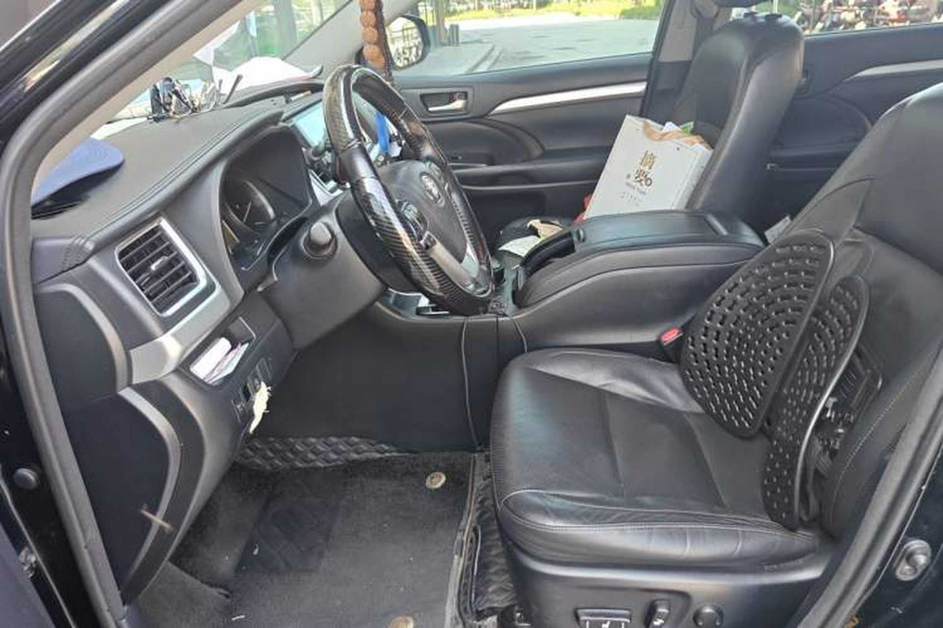 Used Toyota Highlander 2017 2.0T Two-Wheel Drive Luxury Edition 7 Seats Left Front Seat