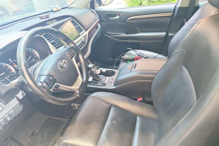 Used Toyota Highlander 2017 2.0T Four-Wheel Drive Ultimate Edition 7 Seats Left Front Seat