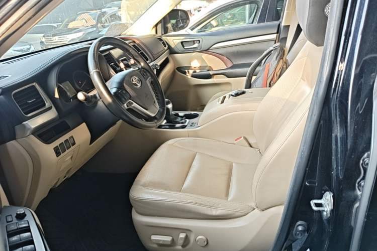 Used Toyota Highlander 2017 2.0T Four-Wheel Drive Luxury Edition 7 Seats Left Front Seat