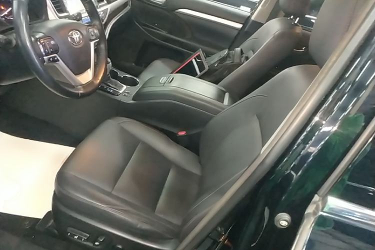 Used Toyota Highlander 2017 2.0T Four-Wheel Drive Luxury Edition 7 Seats Left Front Seat