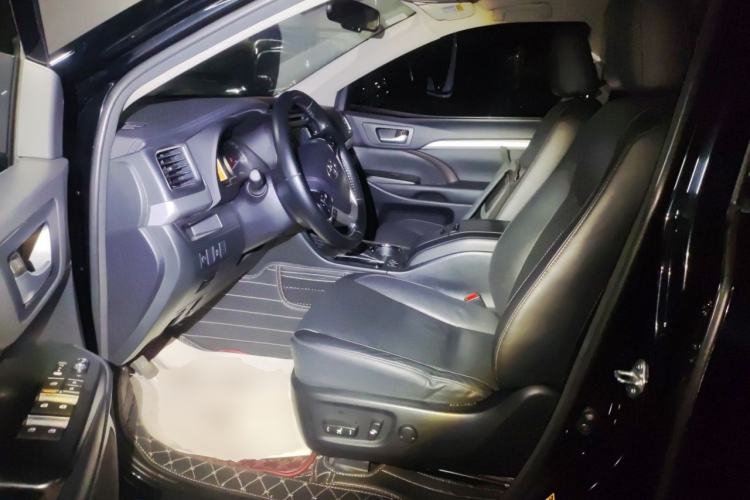 Used Toyota Highlander 2017 2.0T Four-Wheel Drive Luxury Edition 7 Seats Left Front Seat