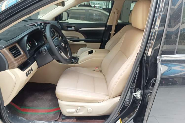 Used Toyota Highlander 2017 2.0T Two-Wheel Drive Elite Edition 5 Seats Left Front Seat