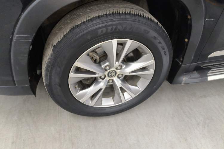 Used Toyota Highlander 2017 2.0T Four-Wheel Drive Elite Edition 7-Seater Left Front Wheel Hub