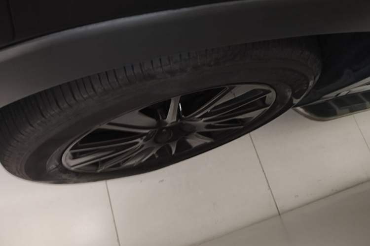 Used Toyota Highlander 2017 2.0T Four-Wheel Drive Black Edition Limited Model Left Front Wheel Hub