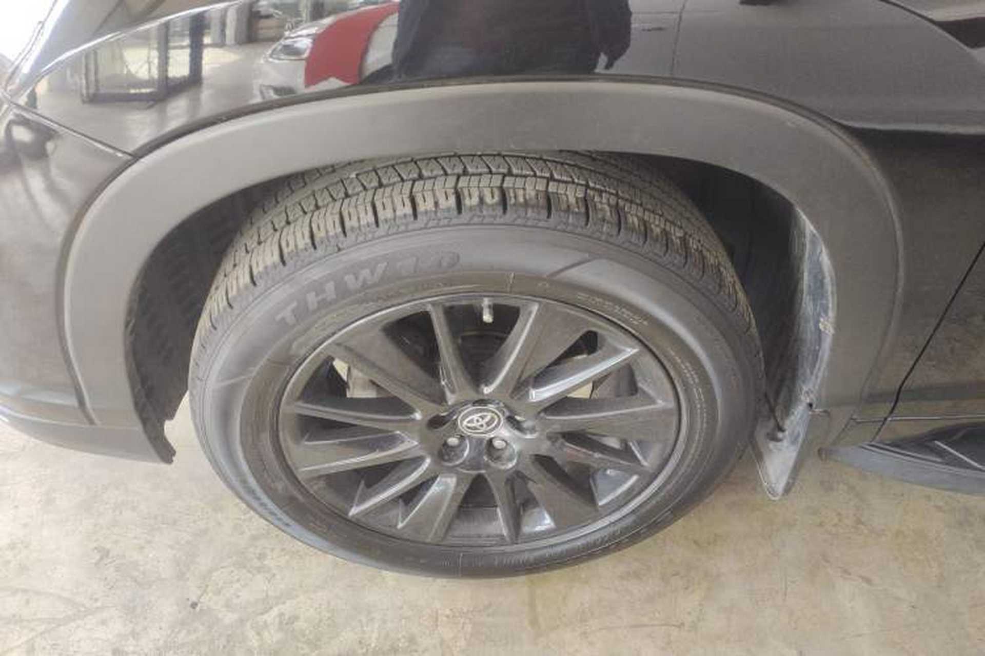 Used Toyota Highlander 2017 2.0T Four-Wheel Drive Black Edition Limited Model Left Front Wheel Hub