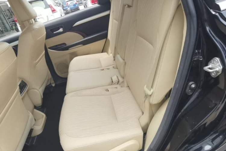 Used Toyota Highlander 2017 2.0T Two-Wheel Drive Elite Edition 5 Seats Left Rear Seat
