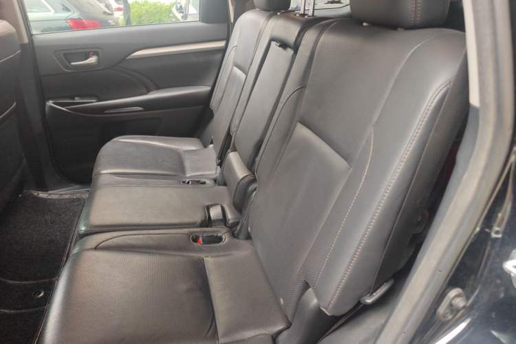 Used Toyota Highlander 2017 2.0T Four-Wheel Drive Luxury Edition 7 Seats Left Rear Seat