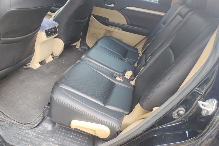 Used Toyota Highlander 2017 2.0T Two-Wheel Drive Elite Edition 5 Seats Left Rear Seat