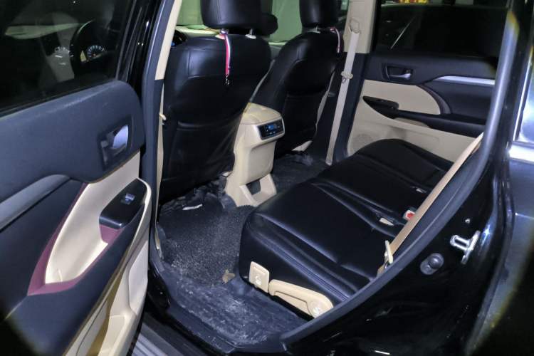 Used Toyota Highlander 2017 2.0T Four-Wheel Drive Elite Edition 7-Seater Left Rear Seat
