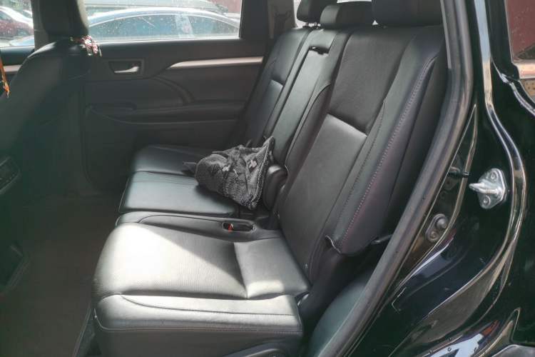 Used Toyota Highlander 2017 2.0T Four-Wheel Drive Luxury Edition 7 Seats Left Rear Seat