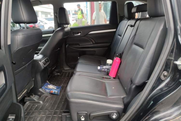 Used Toyota Highlander 2017 2.0T Four-Wheel Drive Black Edition Limited Model Left Rear Seat