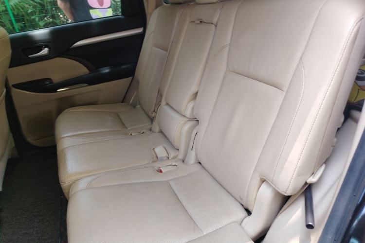 Used Toyota Highlander 2017 2.0T Four-Wheel Drive Luxury Edition 7 Seats Left Rear Seat