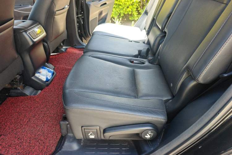 Used Toyota Highlander 2017 2.0T Four-Wheel Drive Luxury Edition 7 Seats Left Rear Seat