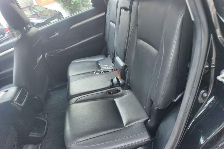 Used Toyota Highlander 2017 2.0T Four-Wheel Drive Luxury Edition 7 Seats Left Rear Seat