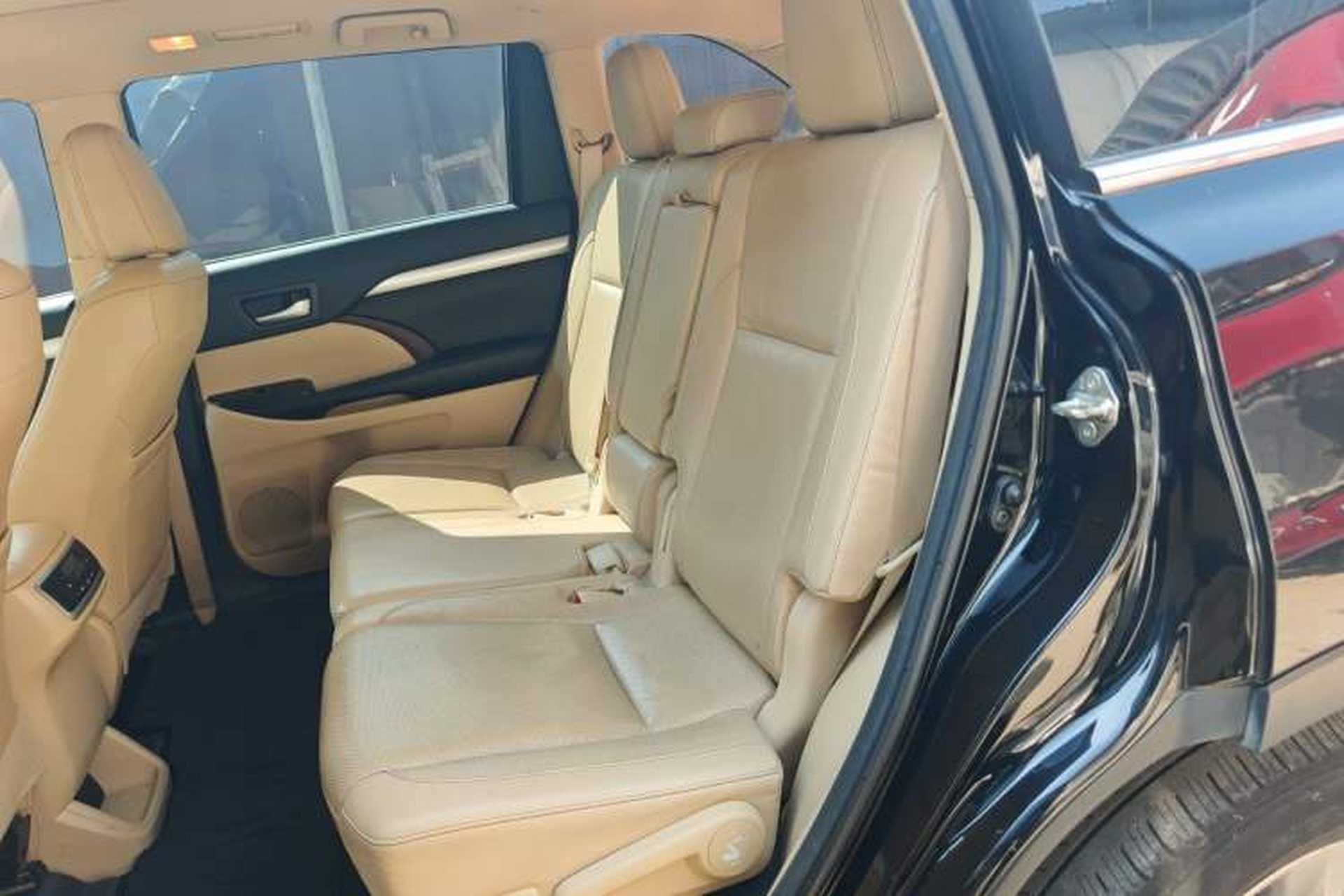 Used Toyota Highlander 2017 2.0T Four-Wheel Drive Luxury Edition 7 Seats Left Rear Seat