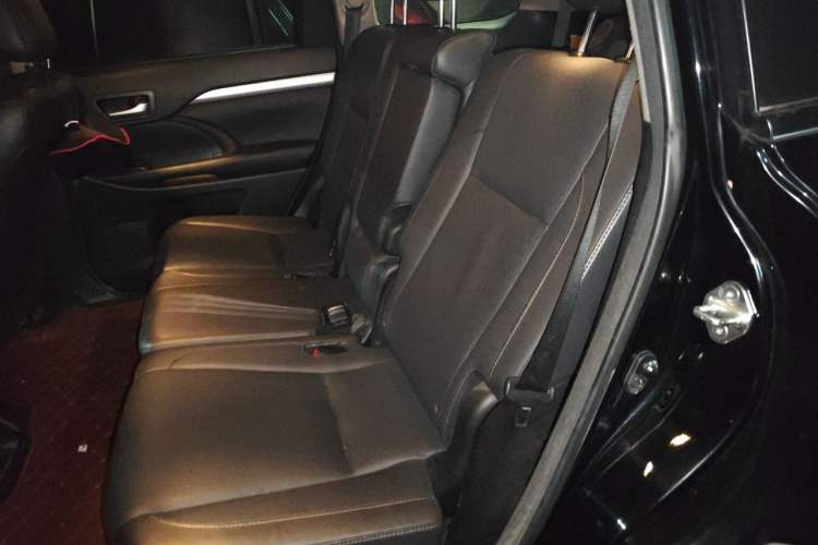 Used Toyota Highlander 2017 2.0T Four-Wheel Drive Luxury Edition 7 Seats Left Rear Seat
