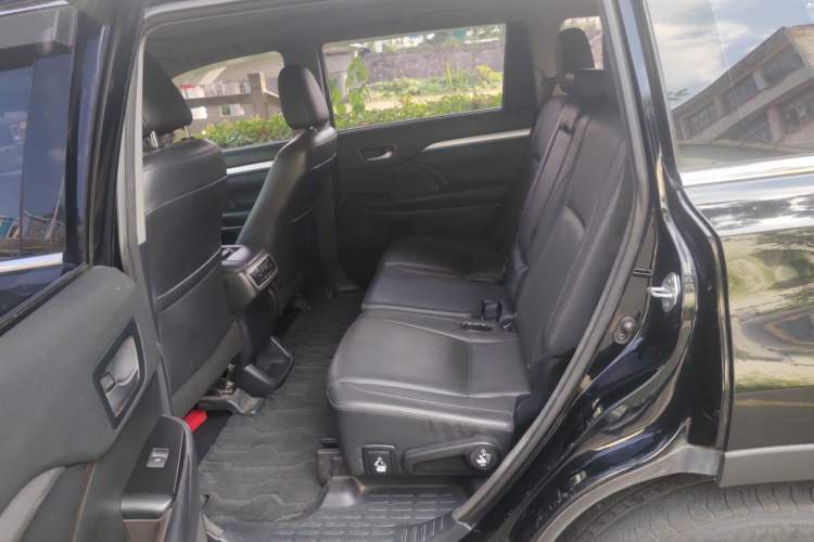 Used Toyota Highlander 2017 2.0T Four-Wheel Drive Luxury Edition 7 Seats Left Rear Seat