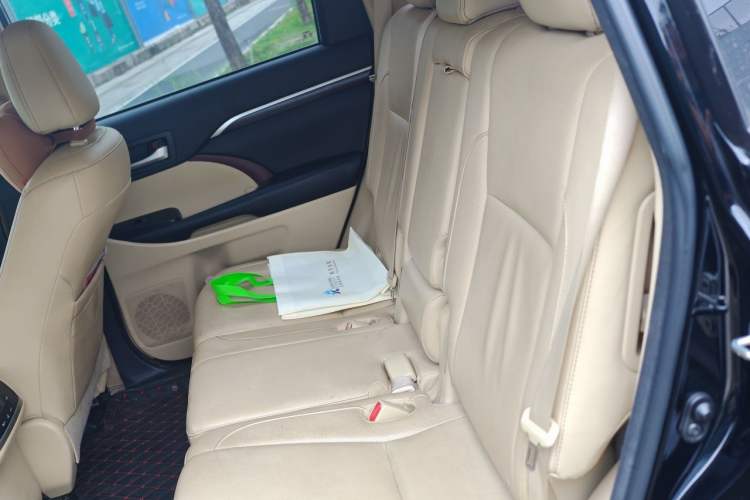 Used Toyota Highlander 2017 2.0T Four-Wheel Drive Ultimate Edition 7 Seats Left Rear Seat
