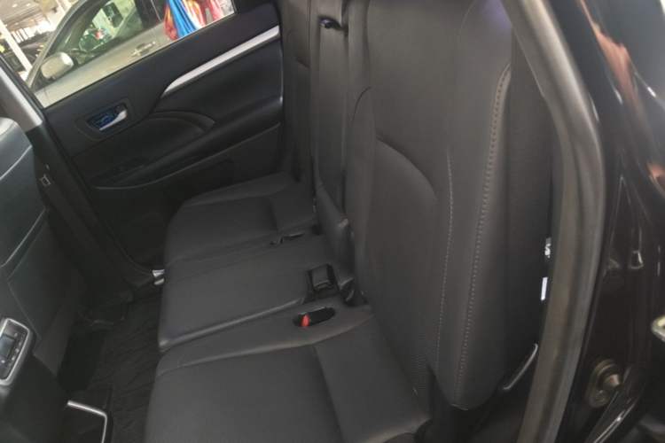 Used Toyota Highlander 2017 2.0T Four-Wheel Drive Luxury Edition 7 Seats Left Rear Seat