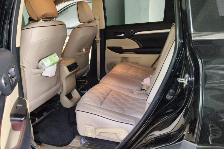 Used Toyota Highlander 2017 2.0T Four-Wheel Drive Elite Edition 7-Seater Left Rear Seat