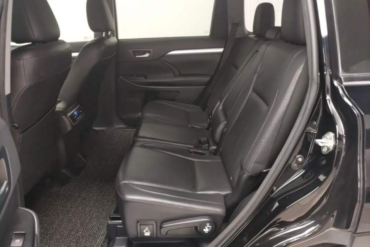 Used Toyota Highlander 2017 2.0T Four-Wheel Drive Luxury Edition 7 Seats Left Rear Seat