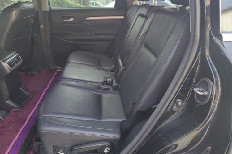 Used Toyota Highlander 2017 2.0T Four-Wheel Drive Luxury Edition 7 Seats Left Rear Seat