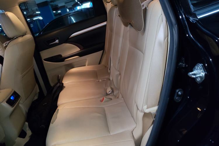 Used Toyota Highlander 2017 2.0T Four-Wheel Drive Luxury Edition 7 Seats Left Rear Seat