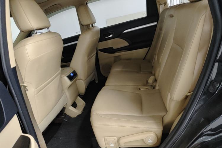 Used Toyota Highlander 2017 2.0T Four-Wheel Drive Luxury Edition 7 Seats Left Rear Seat