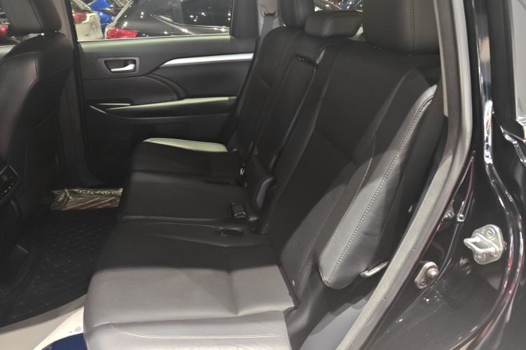 Used Toyota Highlander 2017 2.0T Four-Wheel Drive Luxury Edition 7 Seats Left Rear Seat