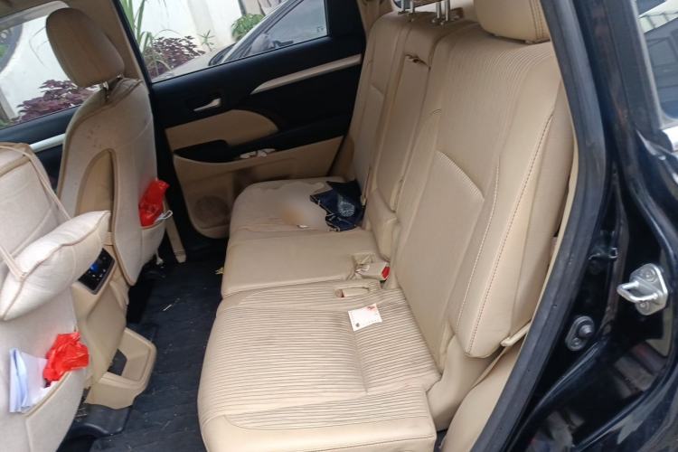 Used Toyota Highlander 2017 2.0T Two-Wheel Drive Elite Version 7 Seats Left Rear Seat