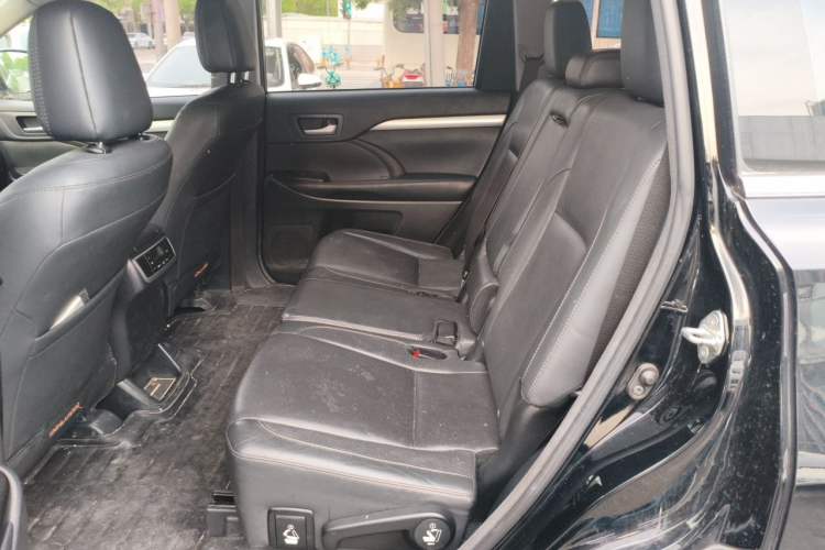 Used Toyota Highlander 2017 2.0T Four-Wheel Drive Luxury Edition 7 Seats Left Rear Seat