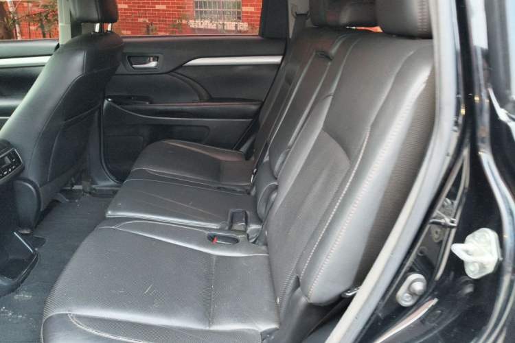 Used Toyota Highlander 2017 2.0T Four-Wheel Drive Luxury Edition 7 Seats Left Rear Seat