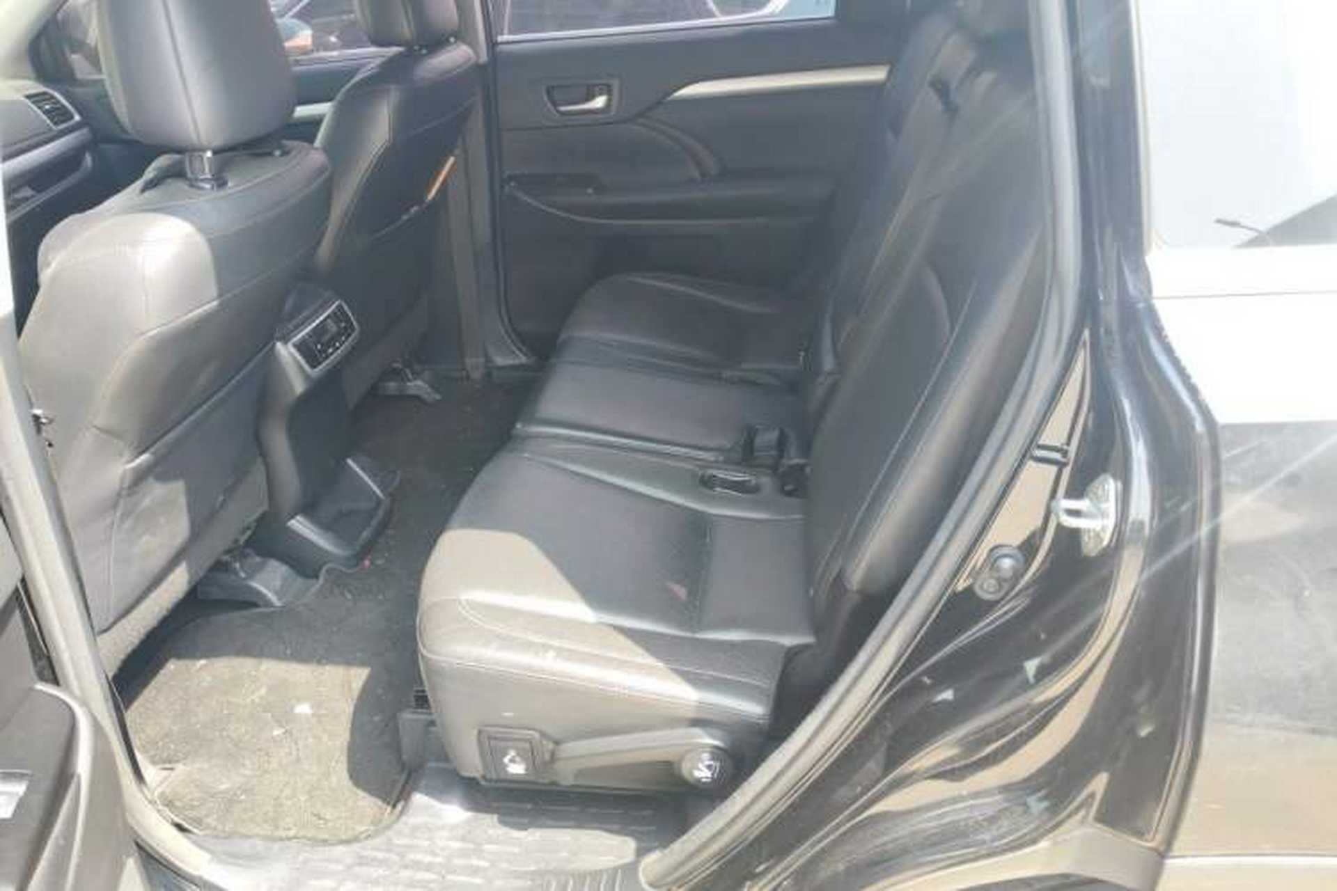 Used Toyota Highlander 2017 2.0T Four-Wheel Drive Luxury Edition 7 Seats Left Rear Seat