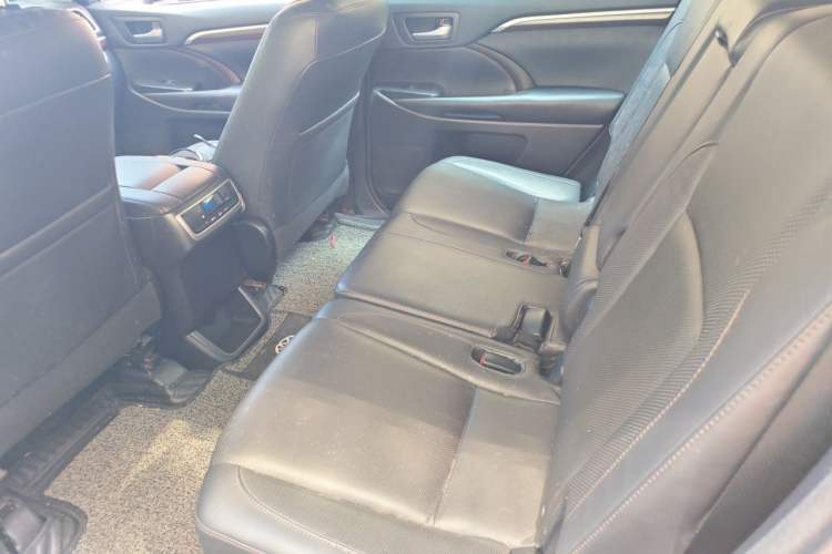 Used Toyota Highlander 2017 2.0T Four-Wheel Drive Ultimate Edition 7 Seats Left Rear Seat