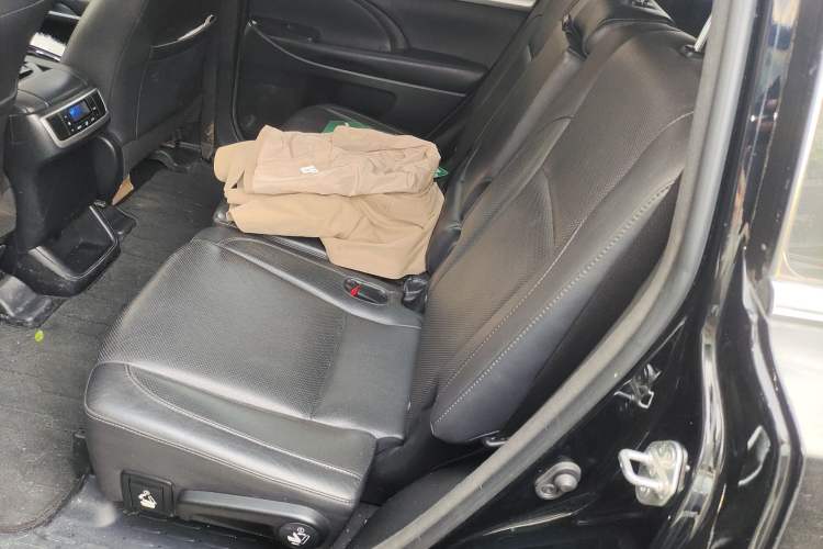 Used Toyota Highlander 2017 2.0T Four-Wheel Drive Black Edition Limited Model Left Rear Seat